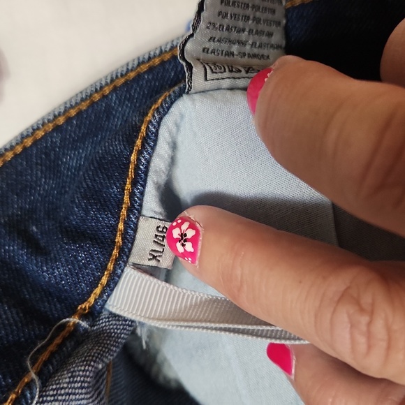 Q2. - Picture 4 of 10